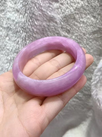 Natural purple kunzite bracelet Size: 58-60mm
