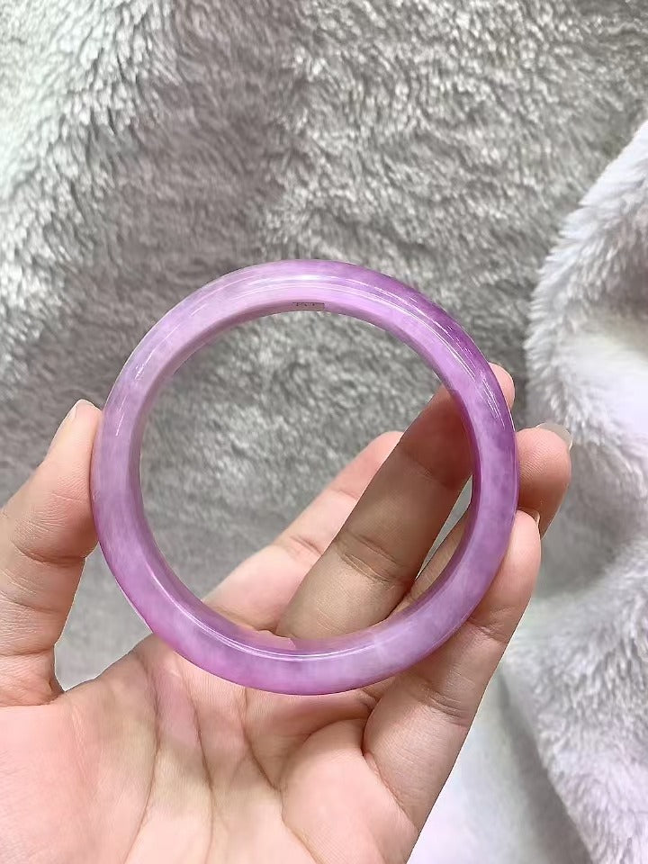 Natural purple kunzite bracelet Size: 58-60mm